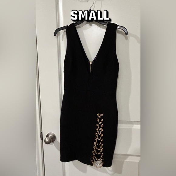 Black dress with gold chains - Picture 1 of 1
